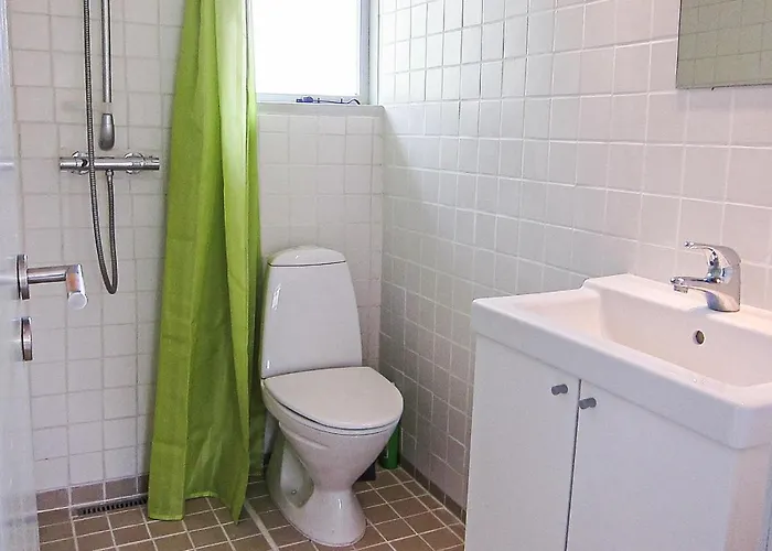 2 Bedroom Awesome In Allinge-Sandvig